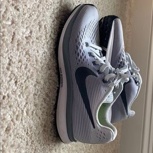 Nike Women's Zoom Pegasus 34 Gray